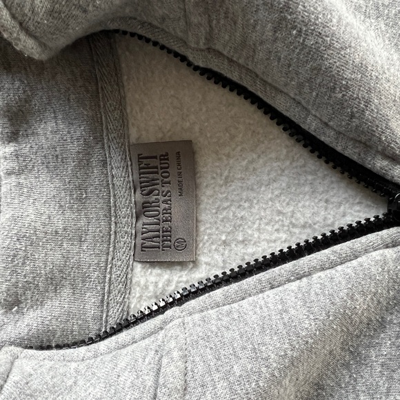 Taylor Swift Grey 1/4 Quarter-Zip Pullover Sweatshirt The Eras Tour Concert - Picture 3 of 5